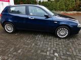Alfa Romeo 147 1.6 Twin Spark TÜV 04 2027 - Alfa Romeo 147 aus 2009