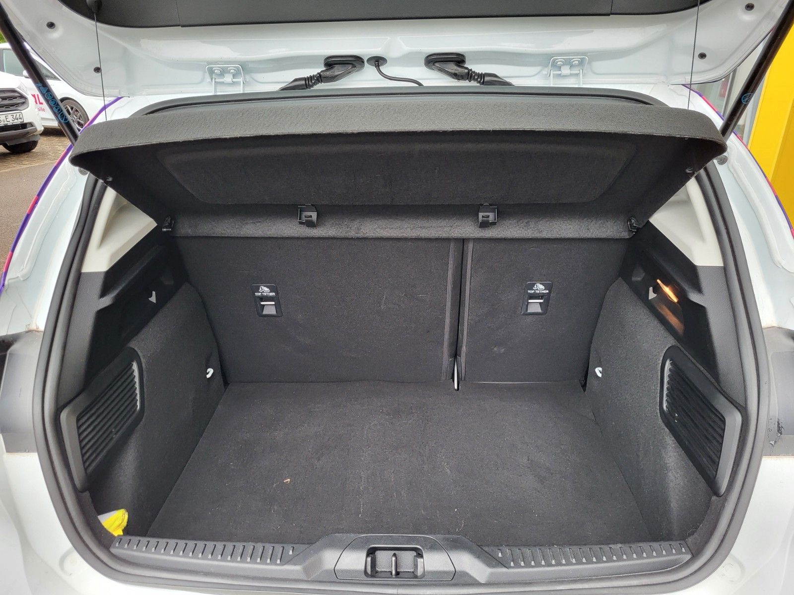 Fahrzeugabbildung Ford Focus Lim. Titanium AHK, Winter-Paket