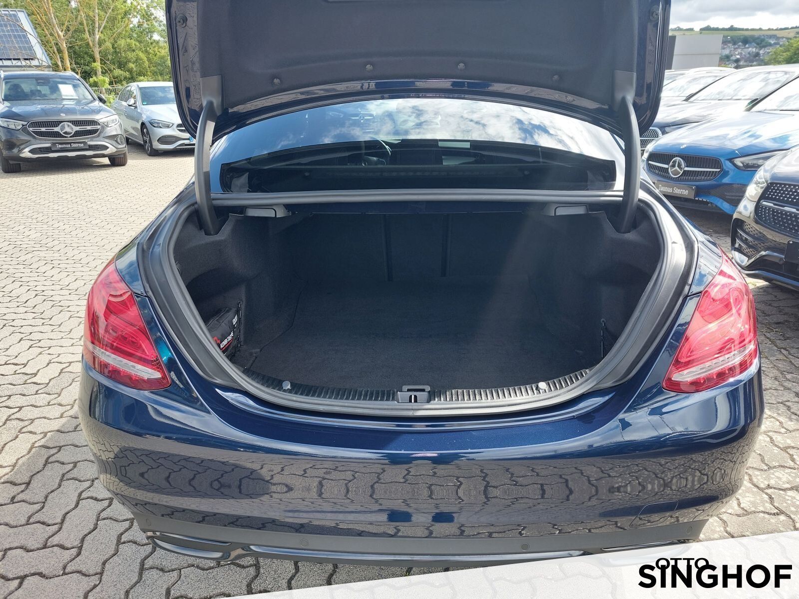 Fahrzeugabbildung Mercedes-Benz C 200 Avantgarde +4matic+LED+Night+R-Kamera+SHD+