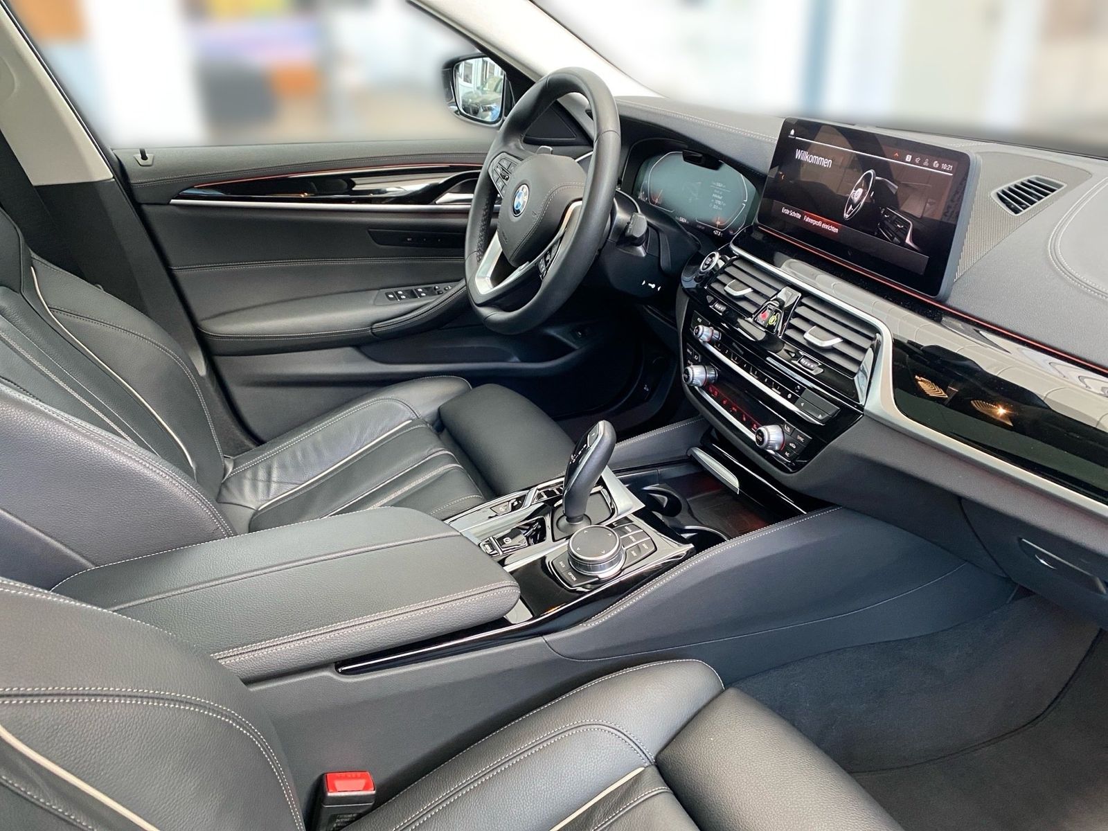 BMW 530i Touring Luxury HUD Pano DA Prof. AHK foto 4