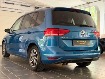 Volkswagen Touran - 5