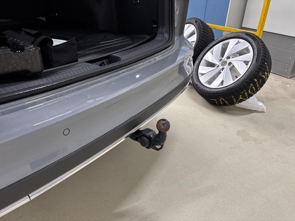 Volkswagen Golf VAR. Alltrack 4M 2.0 TDI DSG AHK*CAM*DIGITA