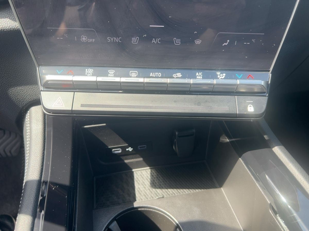 Fahrzeugabbildung Renault Austral Techno Mild Hybrid 160 Automatik SHZ