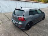 Volkswagen Golf V R32 - Volkswagen: R32