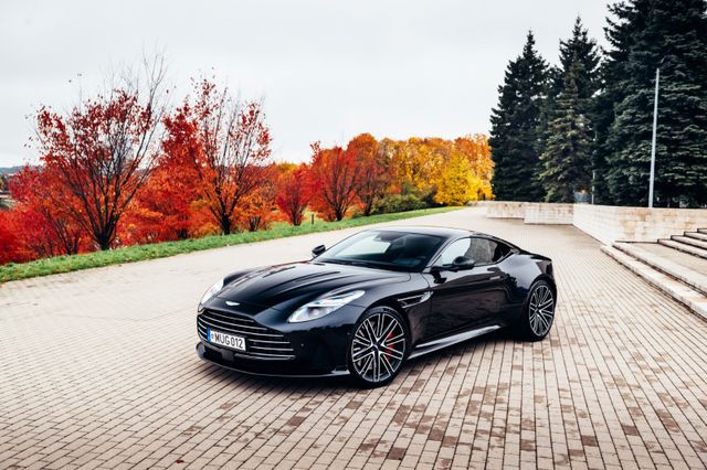 ASTON MARTIN DB12