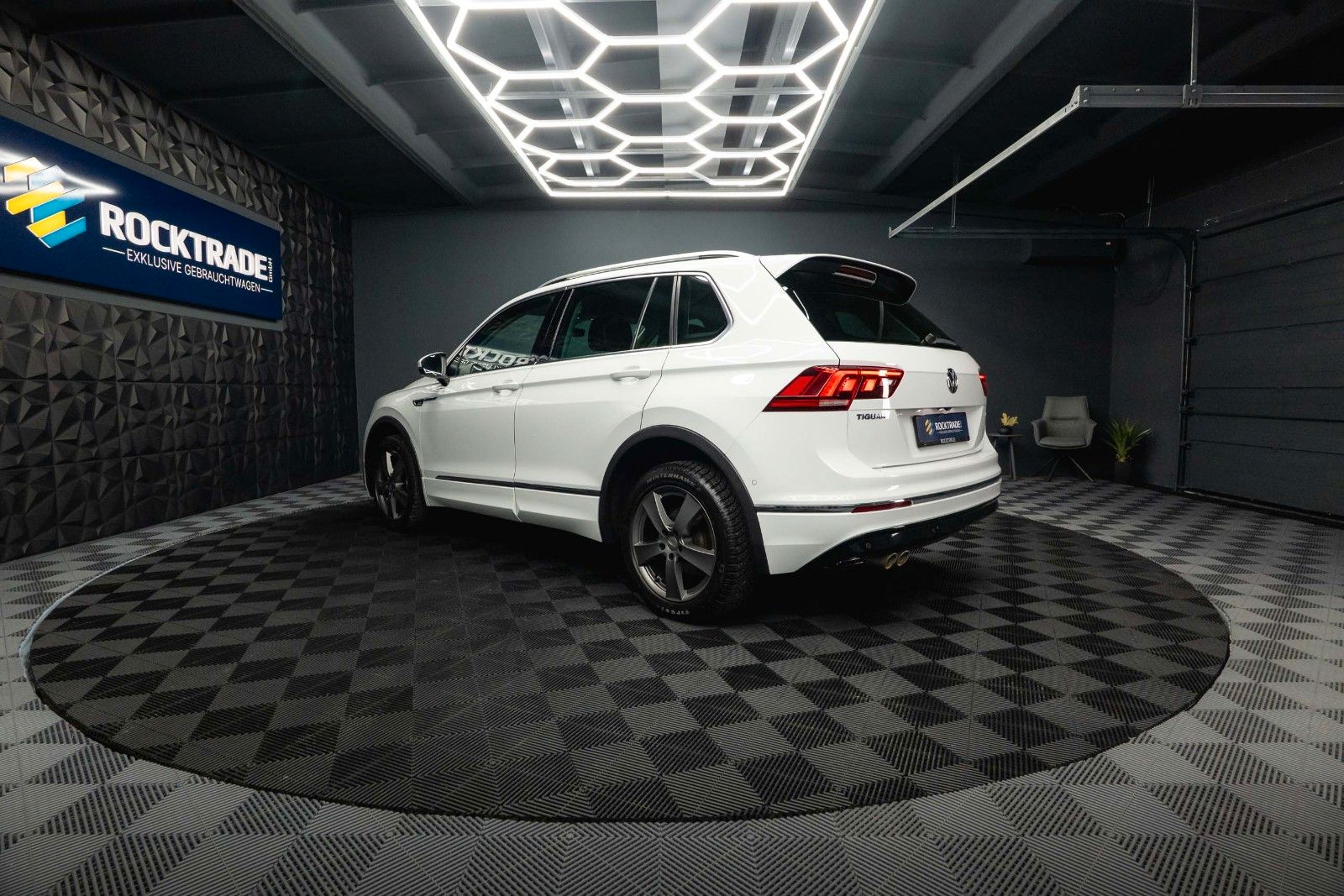 Fahrzeugabbildung Volkswagen Tiguan Comfortline R-Line+ 4Motion *LED*ACC*DAB*