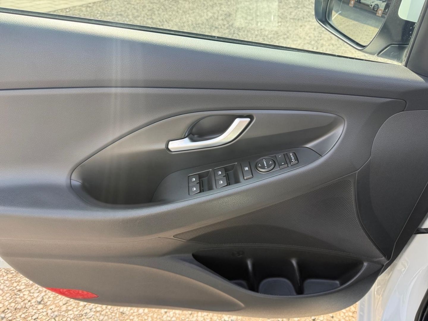 Fahrzeugabbildung Hyundai i30 1.6 CRDi TREND NAVI-P+ACAA+SHZ+KAMERA