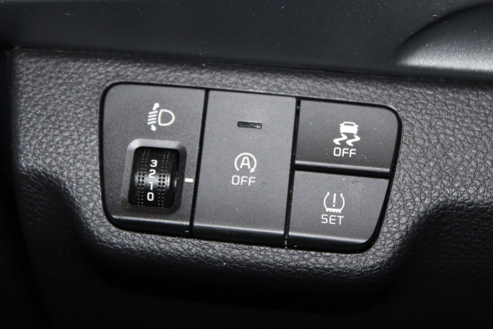 Fahrzeugabbildung Kia Stonic KLIMA NAVI Kamera PDC DAB usw. 1.Hand