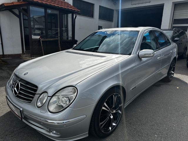 Mercedes-Benz E 320 Lim Avantgarde AUT. LEDER S-DACH XENON NAV