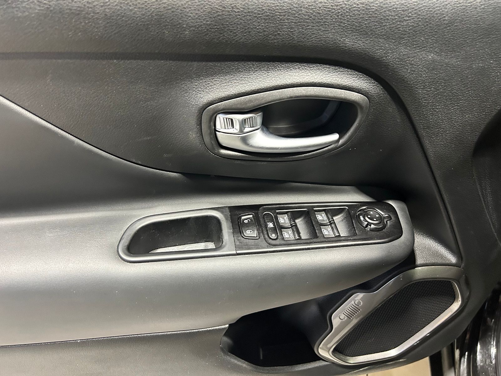 Fahrzeugabbildung Jeep Renegade Longitude Mild-Hybrid FWD/ACC/KAMERA/
