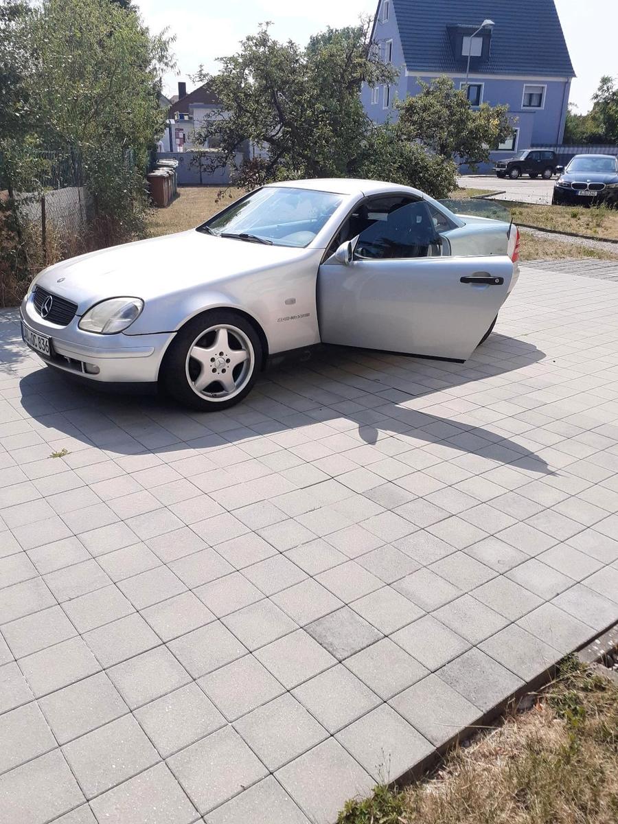 Mercedes-Benz SLK 230