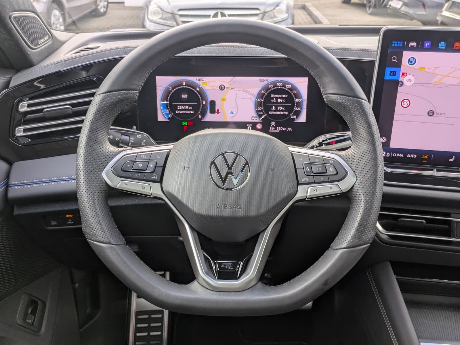 Fahrzeugabbildung Volkswagen Tiguan 2.0 TDI 4M R-Line PANO*H&K*AHK*MATRIX*20"