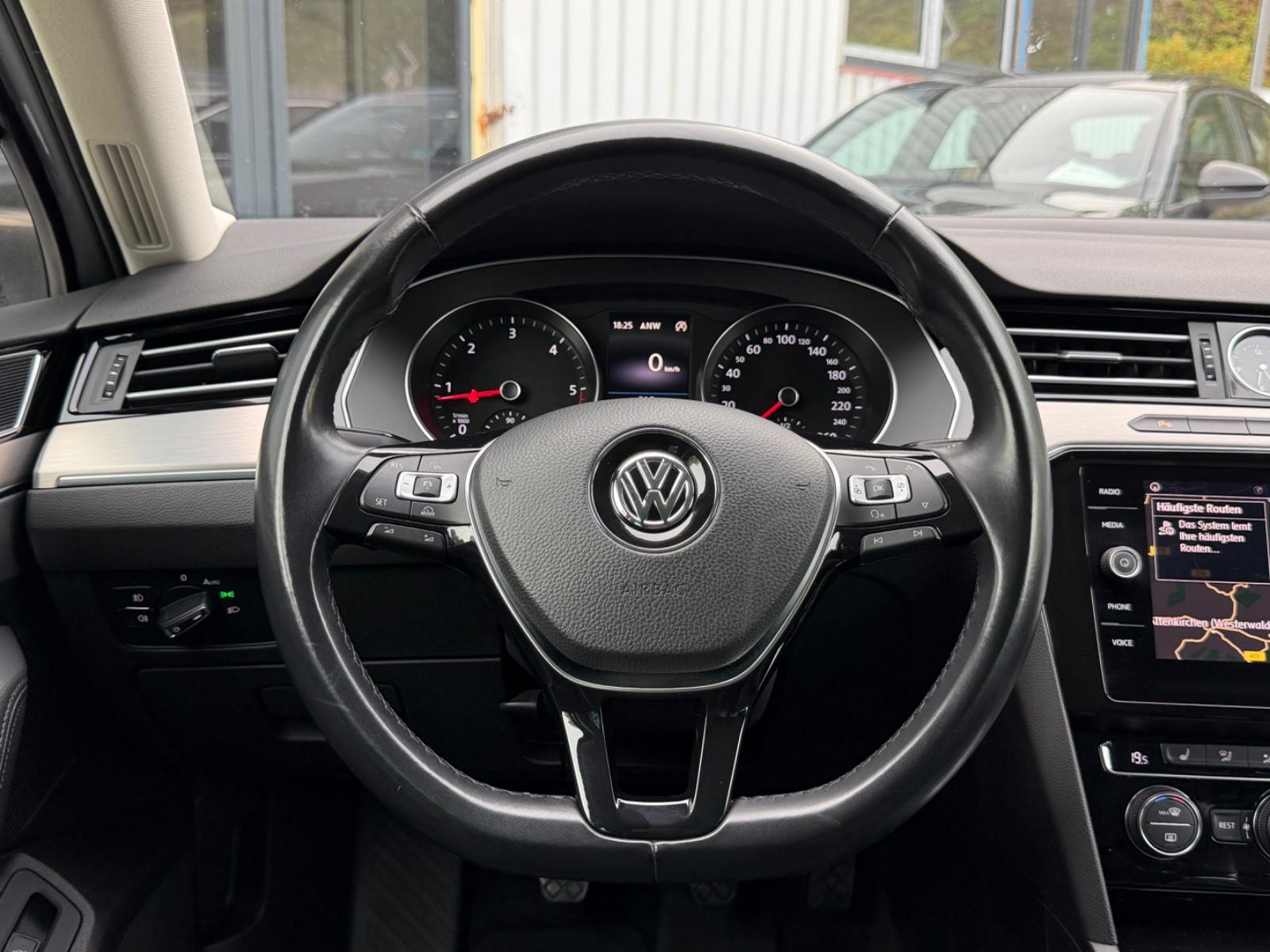 Volkswagen Passat Variant Highline/2,0 TDI 150PS/88120km/!