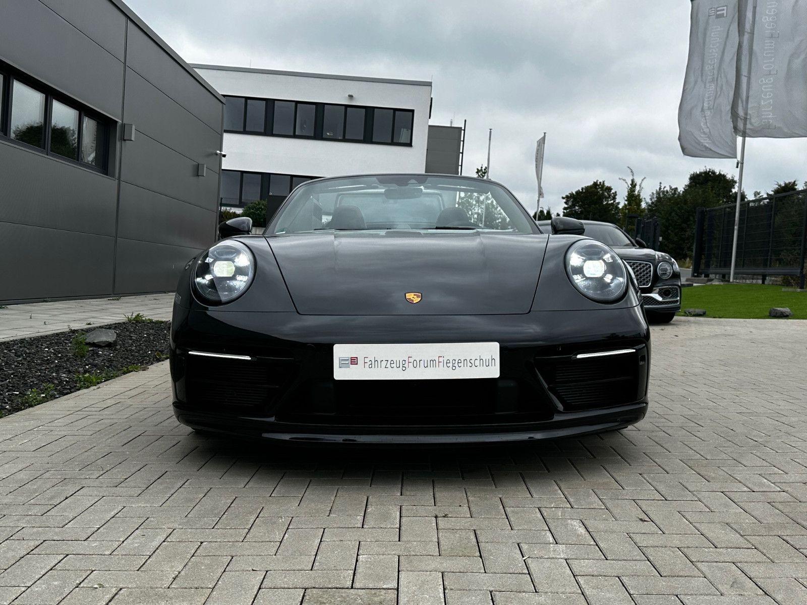 Fahrzeugabbildung Porsche 911/992 4 GTS Cabrio-Lift-LED-18-Wege-360 Kam.