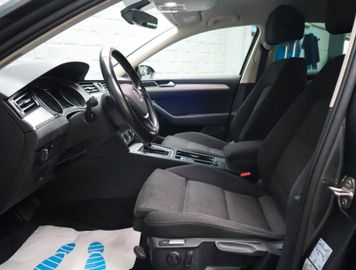 Volkswagen Passat - 7