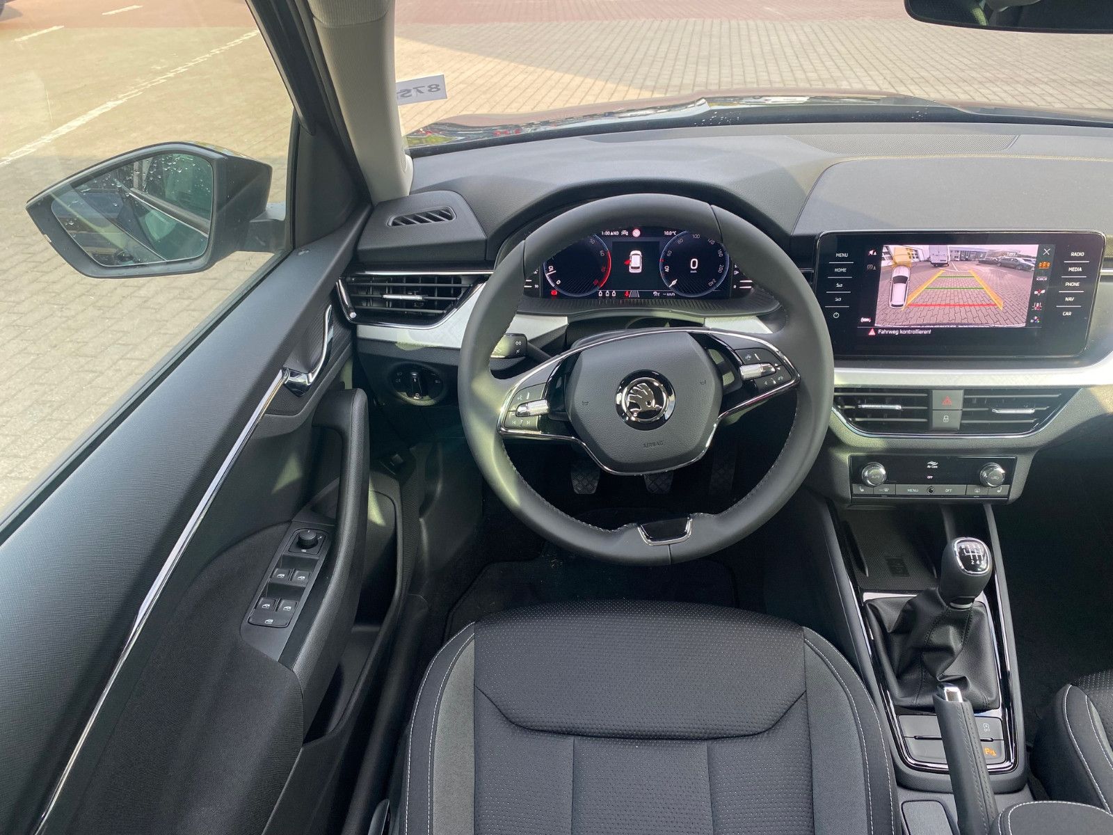 Fahrzeugabbildung SKODA Kamiq 1.5l TSI ACT TOUR *LED*NAV*ACC*KAMERA*PDC*