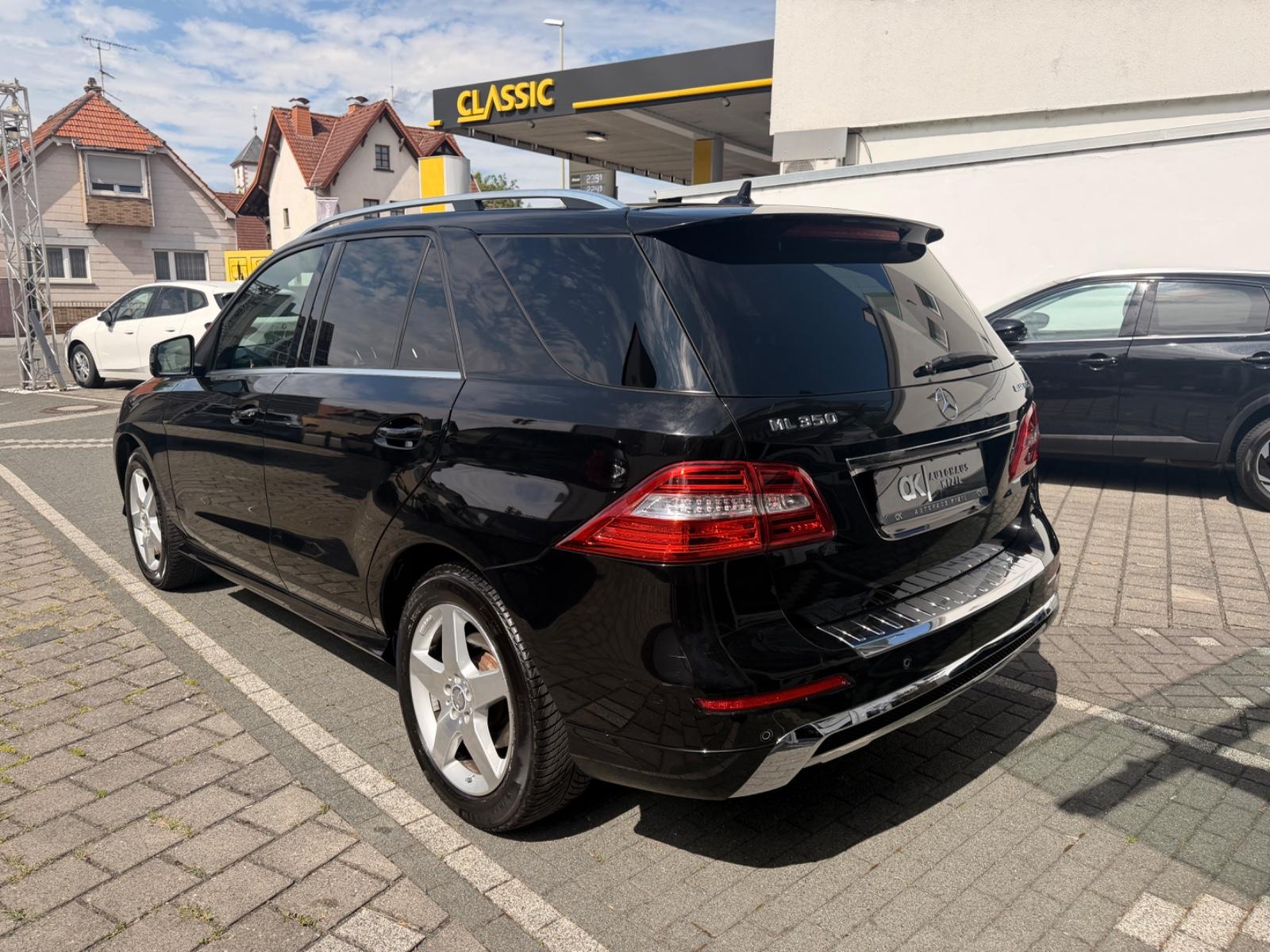 Mercedes-Benz ML 350 ML BlueTec 4Matic AMG*Pano.*AHK*