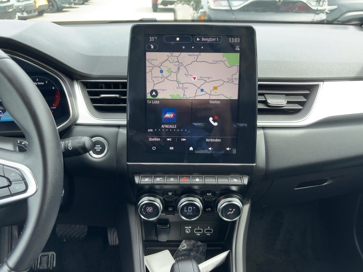 Fahrzeugabbildung Renault Captur TECHNO TCe 140 EDC Kamera SHZ - mit KI generiert/bearbeitet