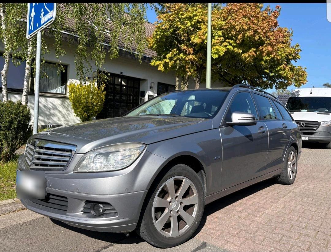 Mercedes-Benz C220 2010 — photo 10