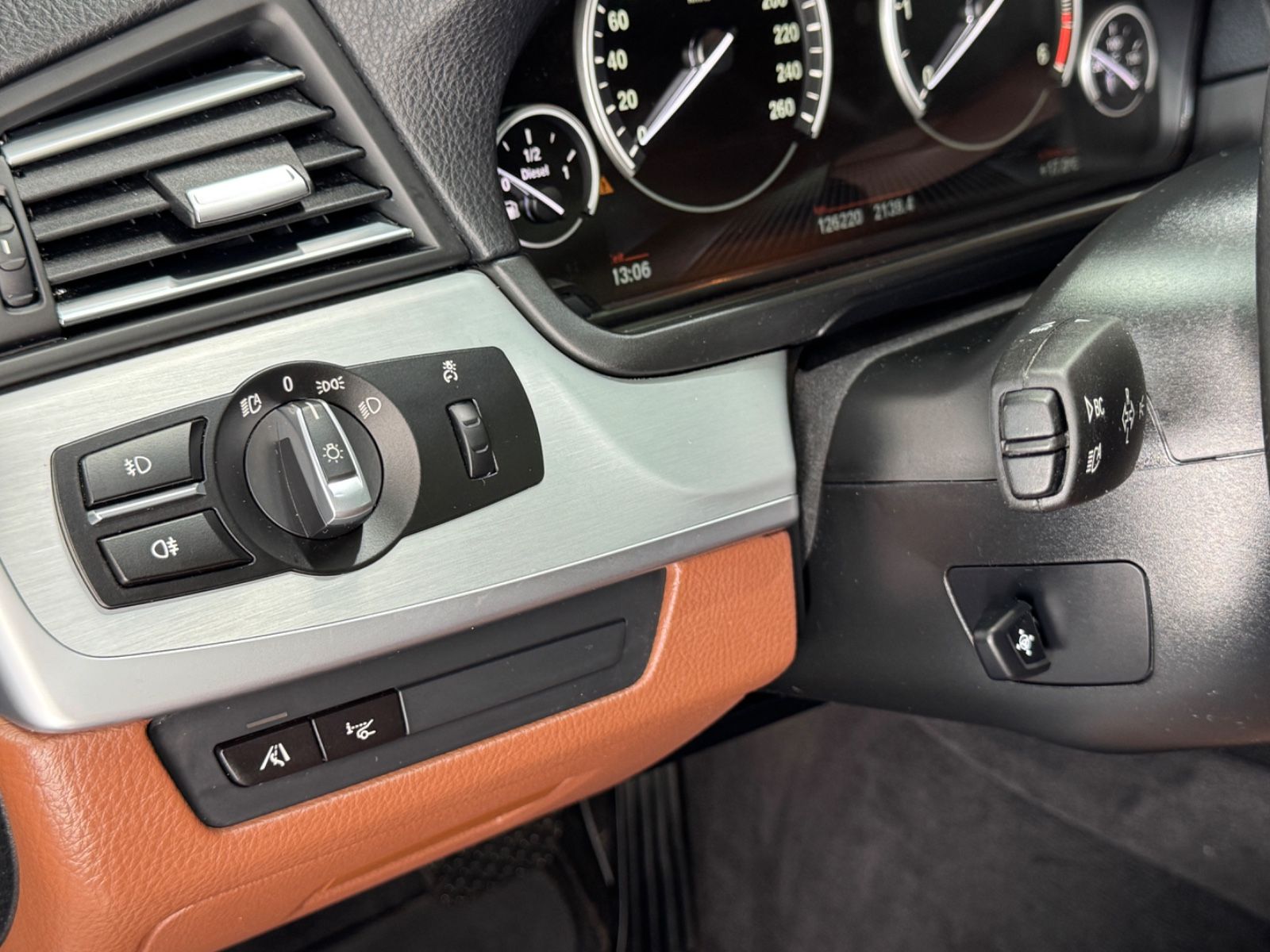 Fahrzeugabbildung BMW 535 d xDrive Touring|KOMFORTSITZE|PANO|M-PAKET|