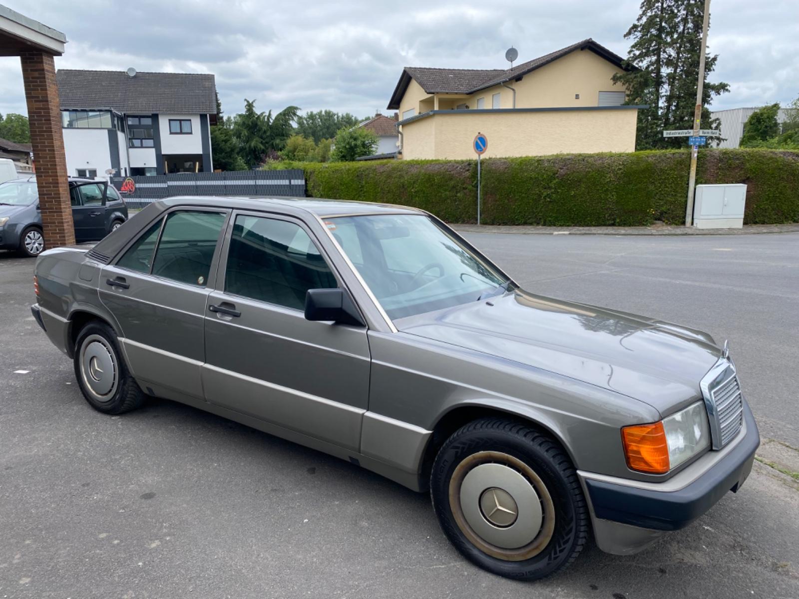 Mercedes-Benz 190 2,0 el. Schiebedach