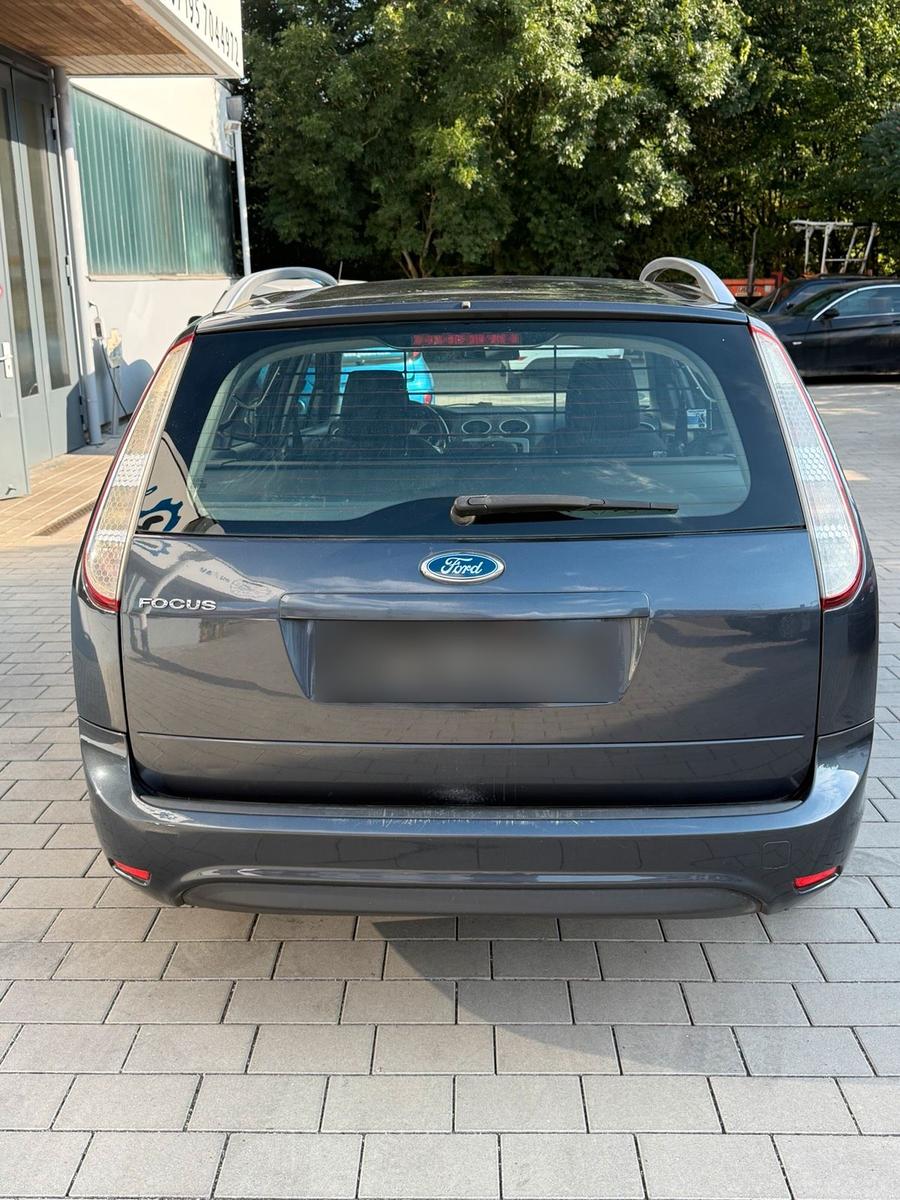 Ford Focus 2010 — photo 6