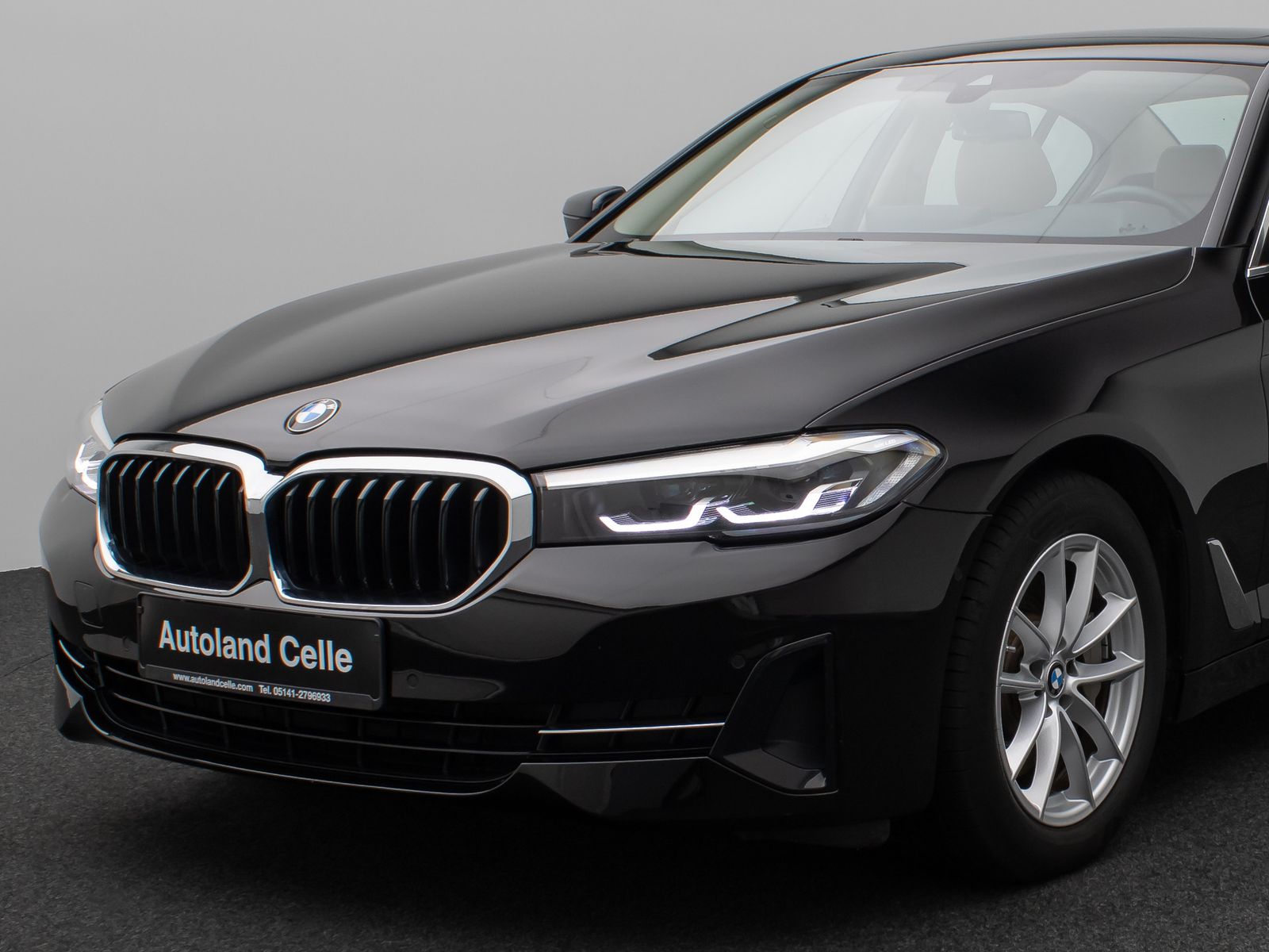 Fahrzeugabbildung BMW 530i Kamera Glasdach DAB Lenkrhzg Klima-4. Alarm