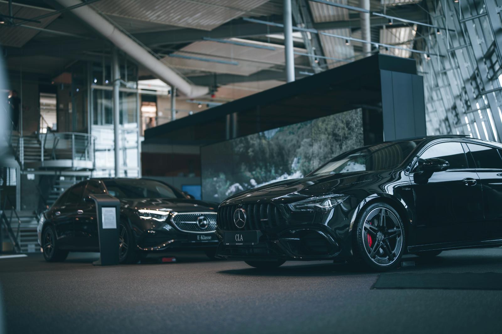 showroom-image-top