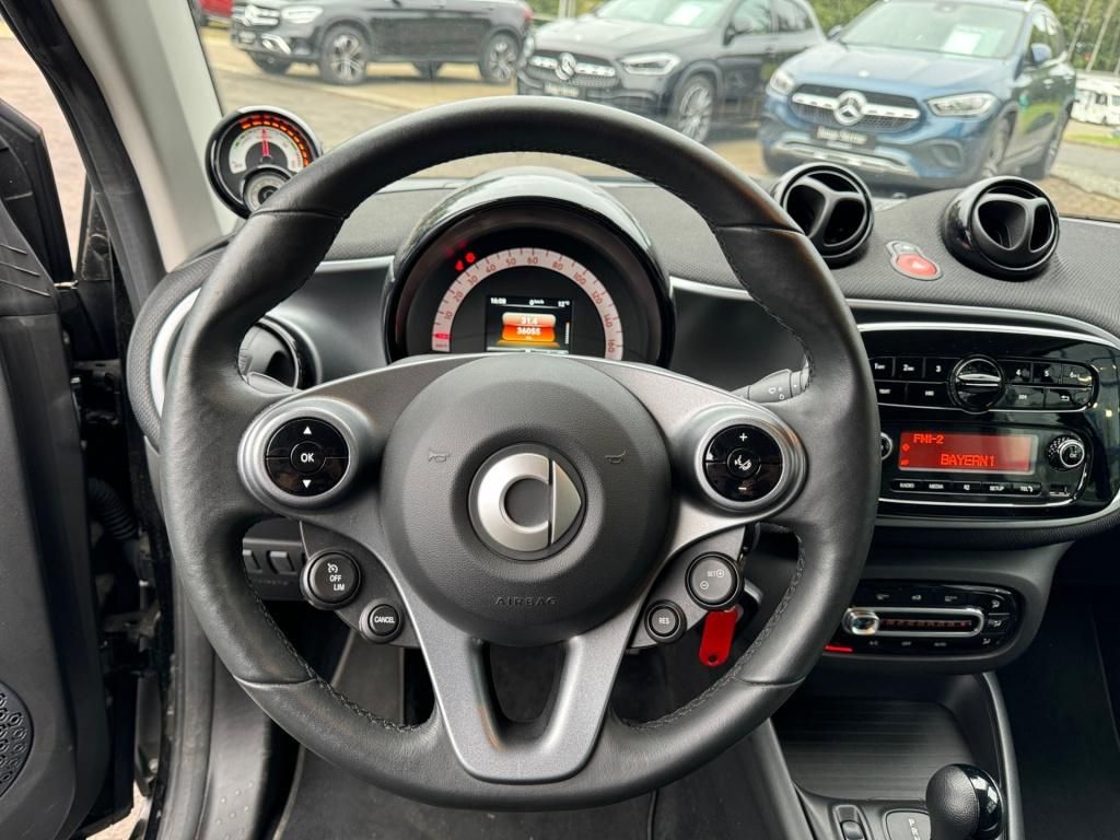 Fahrzeugabbildung Smart smart EQ fortwo *Navi*LM*SHZ*KlimaA*Winterp.