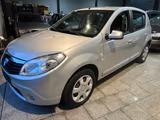 Dacia Sandero Laureate 1.6*KLIMA*TÜV NEU*2.HAND* - Dacia aus 2009