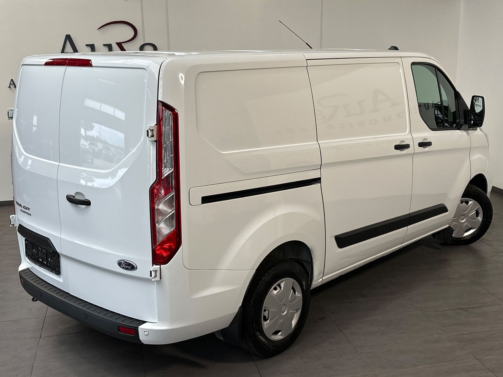 Fahrzeugabbildung Ford Transit Custom 280 L1H1 NAV+KAM+ACC+PDC+CARPLAY