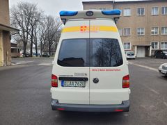 Volkswagen T5 Krankenwagen RTW Rettungswagen Hochdach