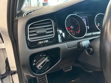 Volkswagen Golf - 9