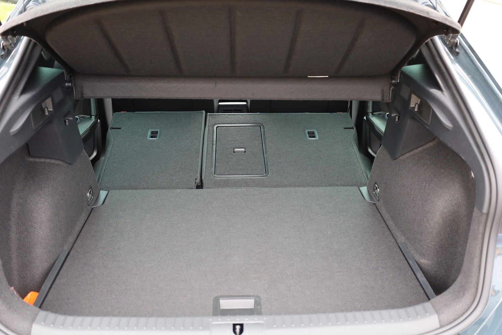 Fahrzeugabbildung CUPRA Formentor 1.5 eTSI 110 kW *Allwetter