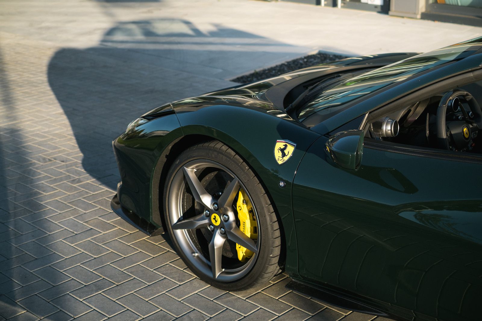 Fahrzeugabbildung Ferrari F8 Spider, Daytonasitz-Carbon-Lift-AFS-B-Displ.