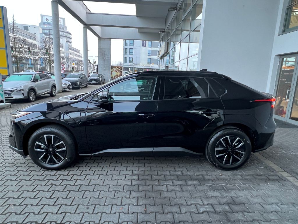 Fahrzeugabbildung Toyota BZ4X 73 kWh Teamplayer 360° KAMERA