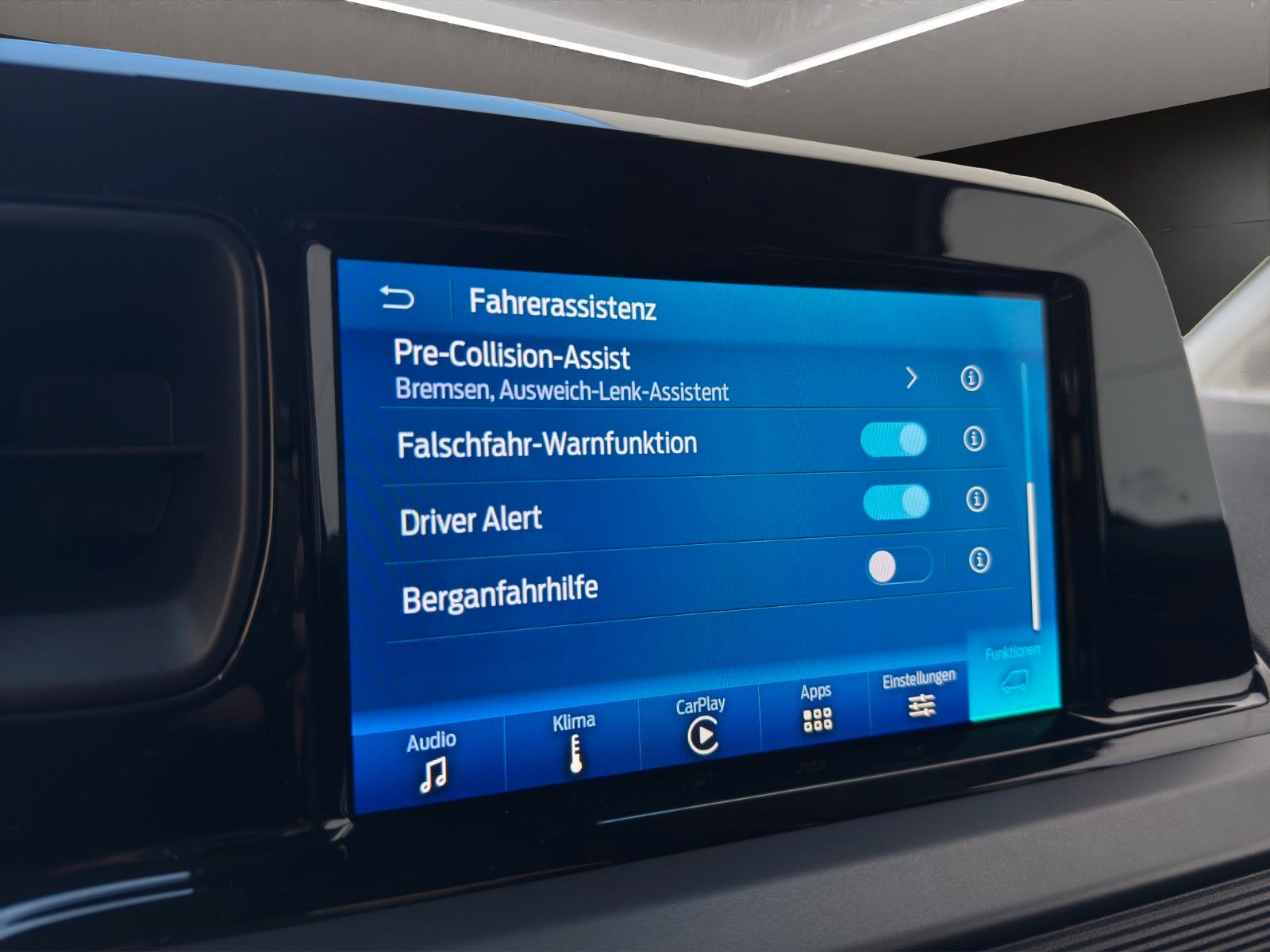 Fahrzeugabbildung Ford Transit Courier Allwetter/Tempomat/MwSt