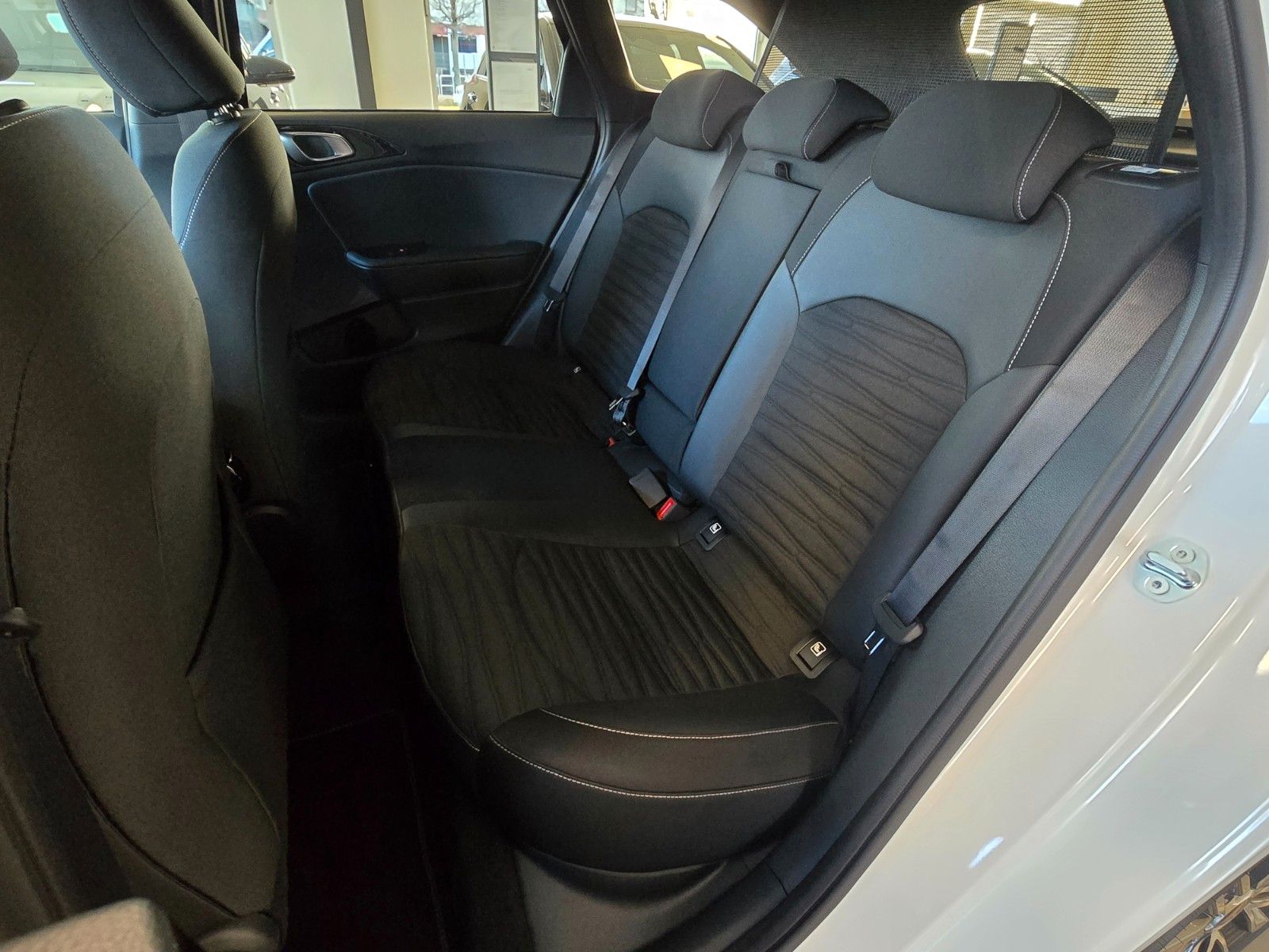 Fahrzeugabbildung Kia CEED_SW 1.5T 140 DCT7 GTL TEC 18Z