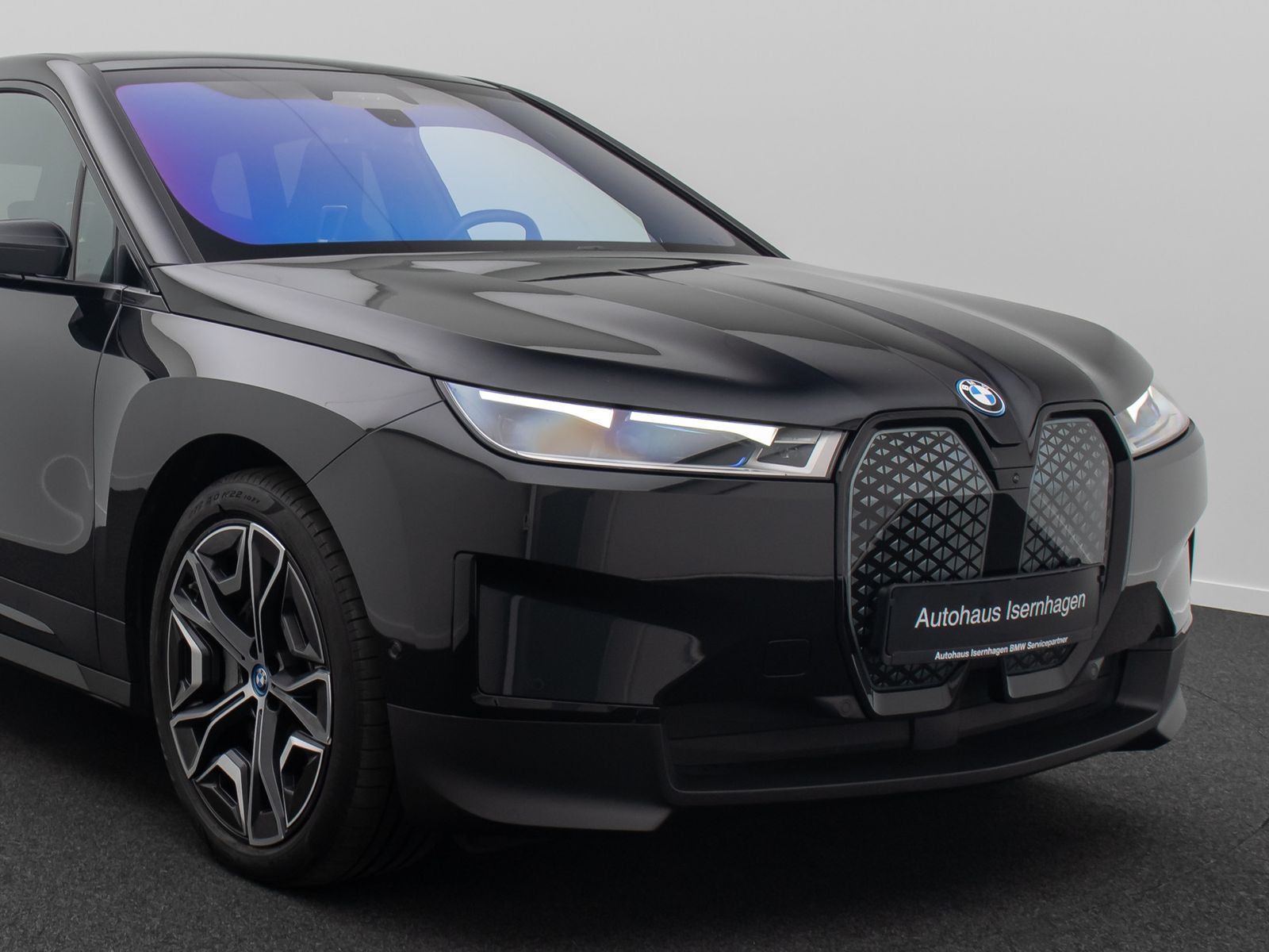 Fahrzeugabbildung BMW iX xD40 SkyLounge H/K 360° Laser ACC DAB 22Zoll