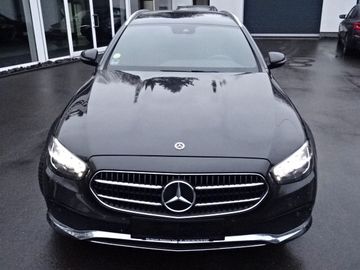 Mercedes E 200 - 3