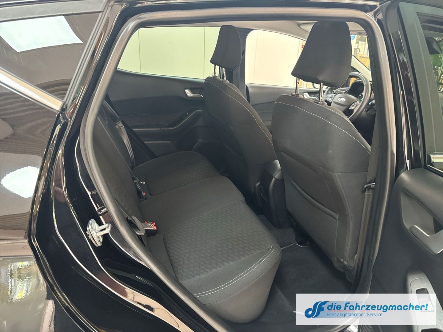 Fahrzeugabbildung Ford Fiesta Titanium X Navi LED Blendfreies Fernl. Ku