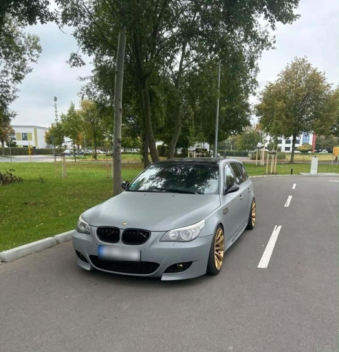 BMW M5 2006 — engine 300 HP (221kW)