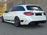 Mercedes-Benz C43 AMG |Designo Weiß|360°|Burm|Pano|AHK|HUD| - Mercedes-Benz C 43 AMG von privat