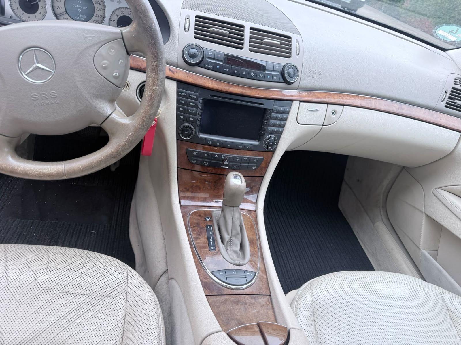 Mercedes-Benz E500 2005 — photo 8