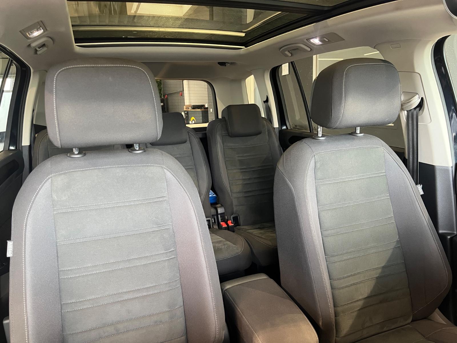 Volkswagen Touran Highline*ALCANTARA*PANO*AHK