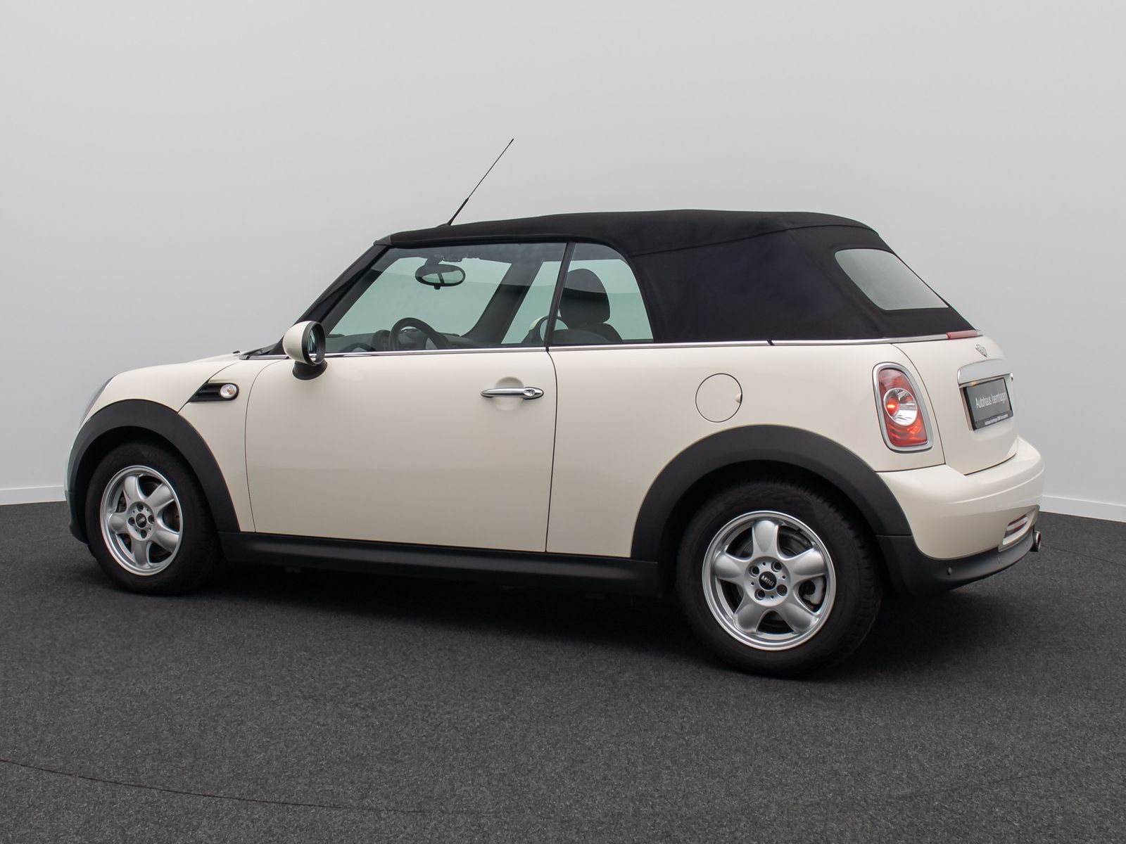 Fahrzeugabbildung MINI Cooper Cabrio PDC Lederlenkrad Sitzhzng MP3 LM