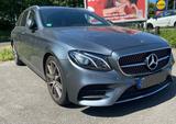 Mercedes-Benz E 220 d T-Model AMG line *LED Scheinwerfer - Mercedes-Benz E 220 in Krefeld