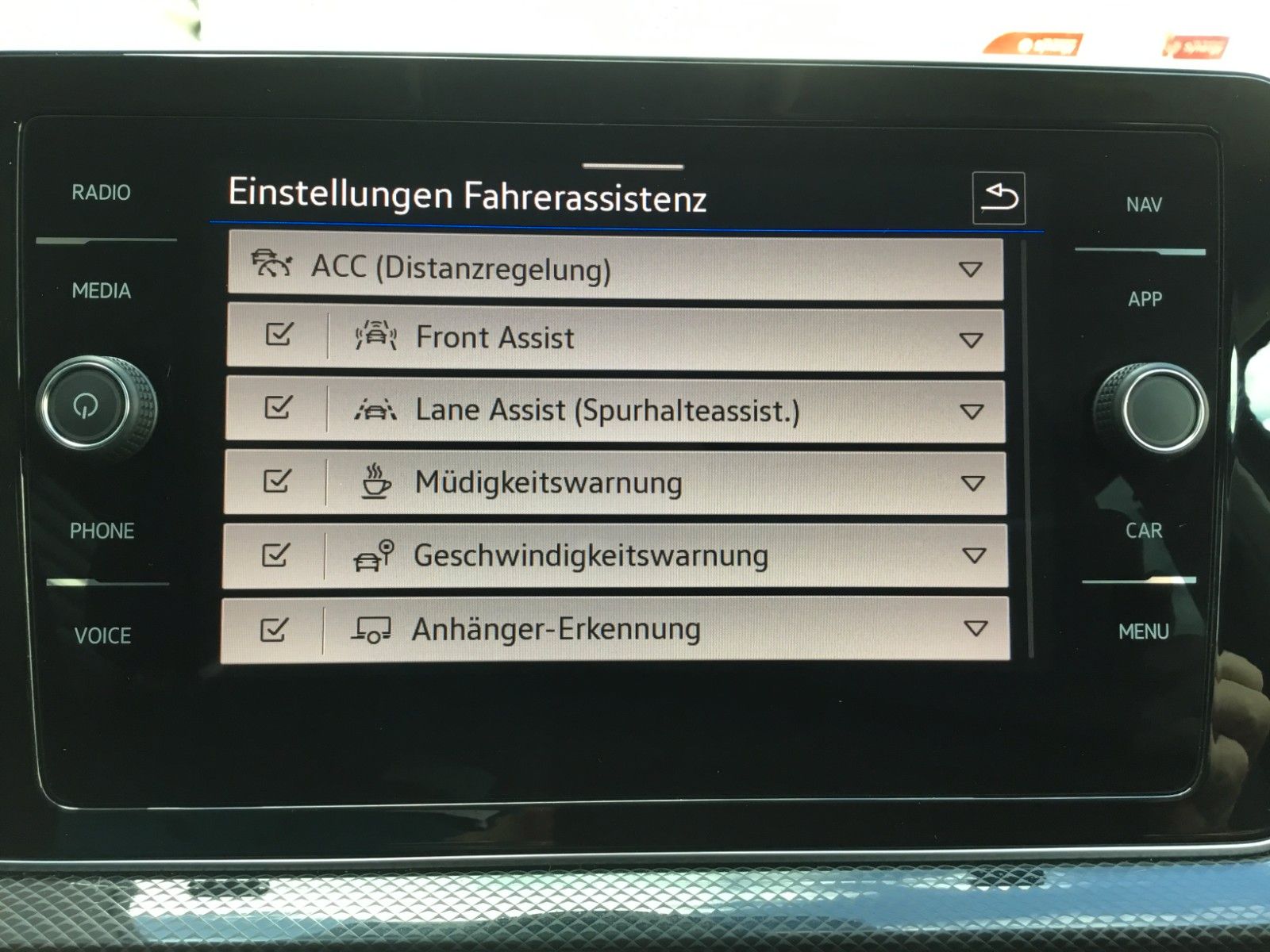 Fahrzeugabbildung Volkswagen T-Cross 1.5 TSI DSG GOAL+AHK+17"+ACC+Kamera