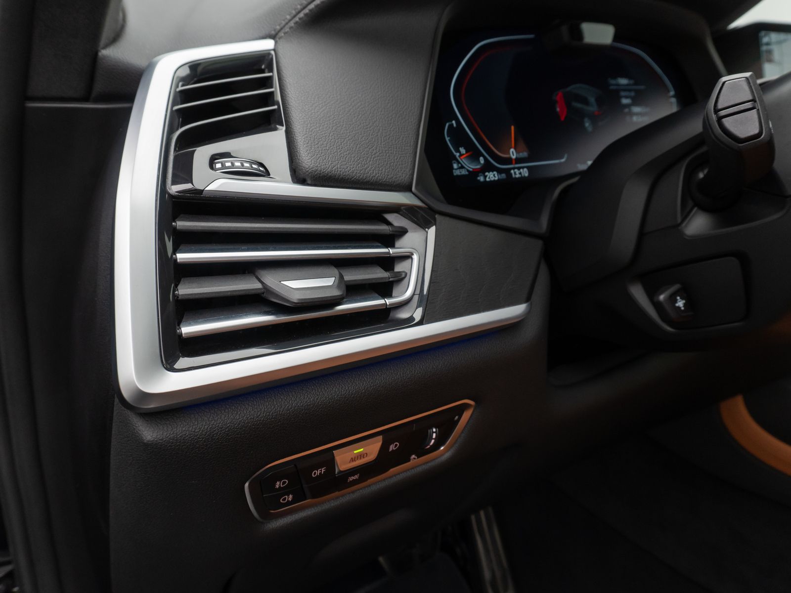Fahrzeugabbildung BMW X7 xD40d  M Sport 360°Laser DAB Soft-Cl DisplKey