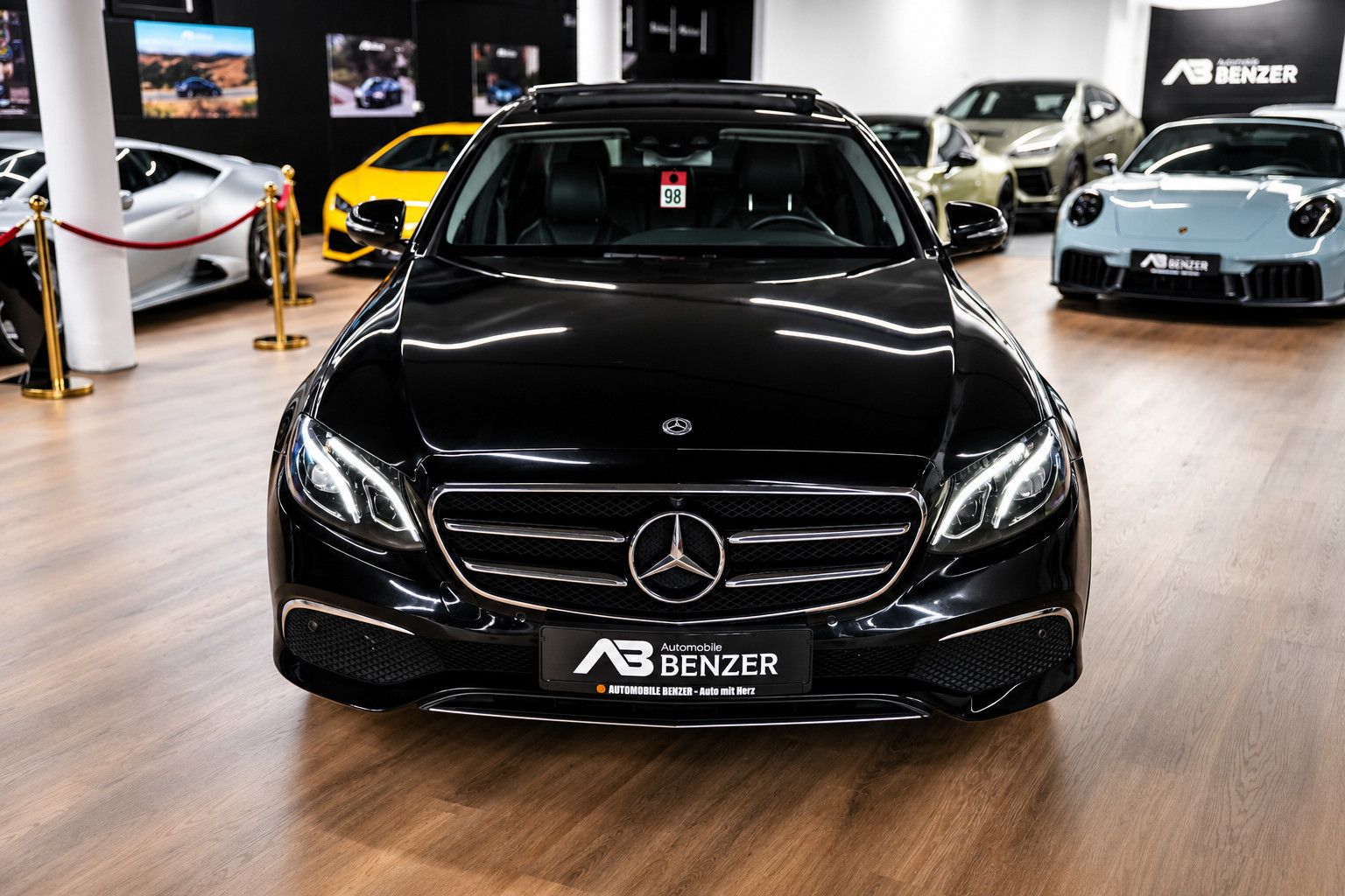 Fahrzeugabbildung Mercedes-Benz E 220 E 220 d Avantgarde *Pano*Ambiente*Widescre
